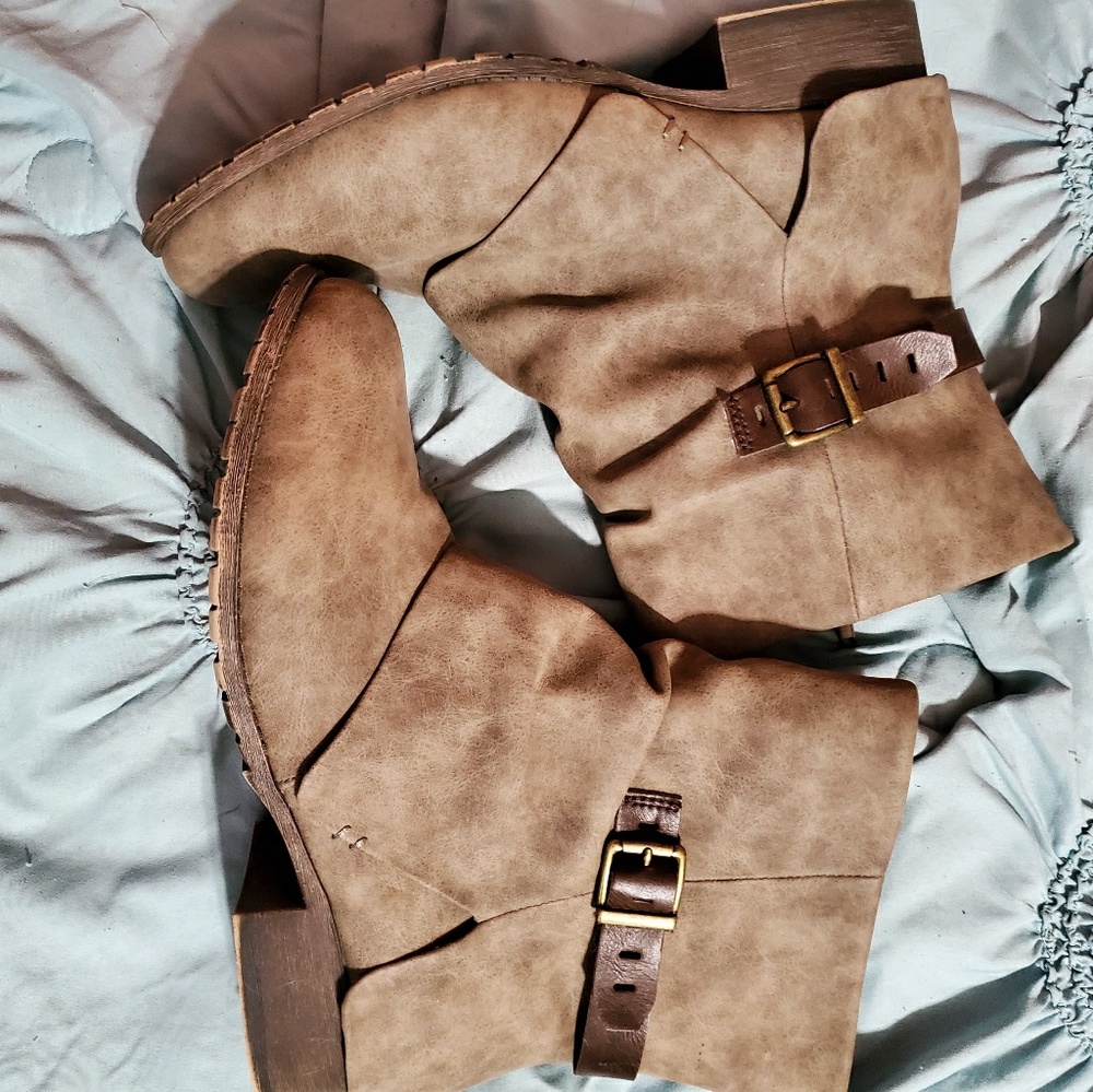 Ankle boots